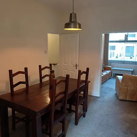 Townhouse גיסבורו